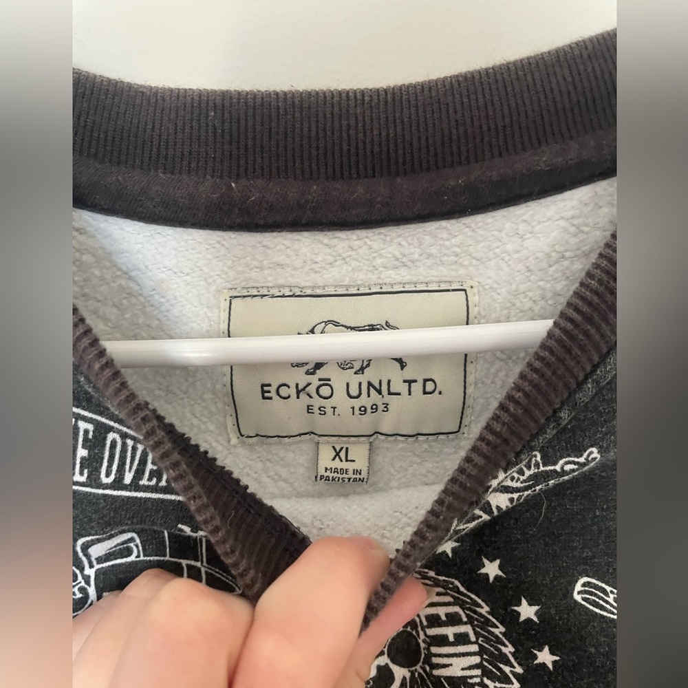 Ecko Unlimited Graffiti graphic sweatshirt XL - Picture 3 of 3